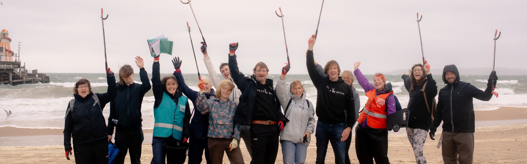 GBBC 2023 group on windy beach in Portsmouth